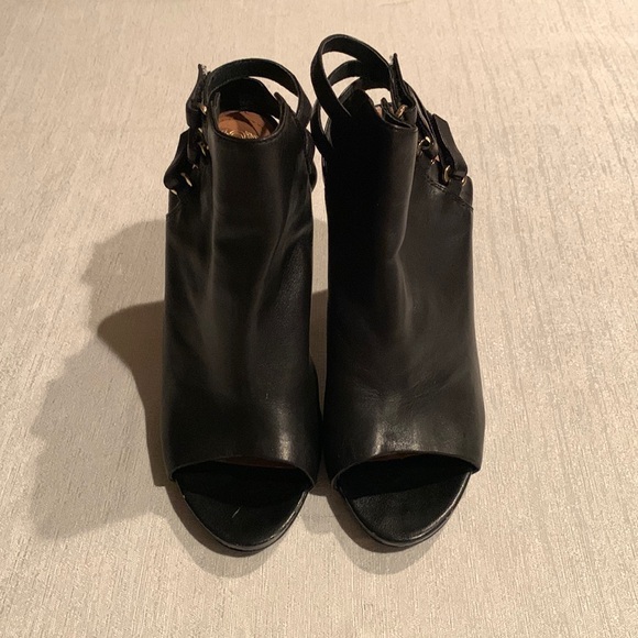 Vince Camuto Shoes - Vince Camuto Cut Out Open-Toed Ankle Heels